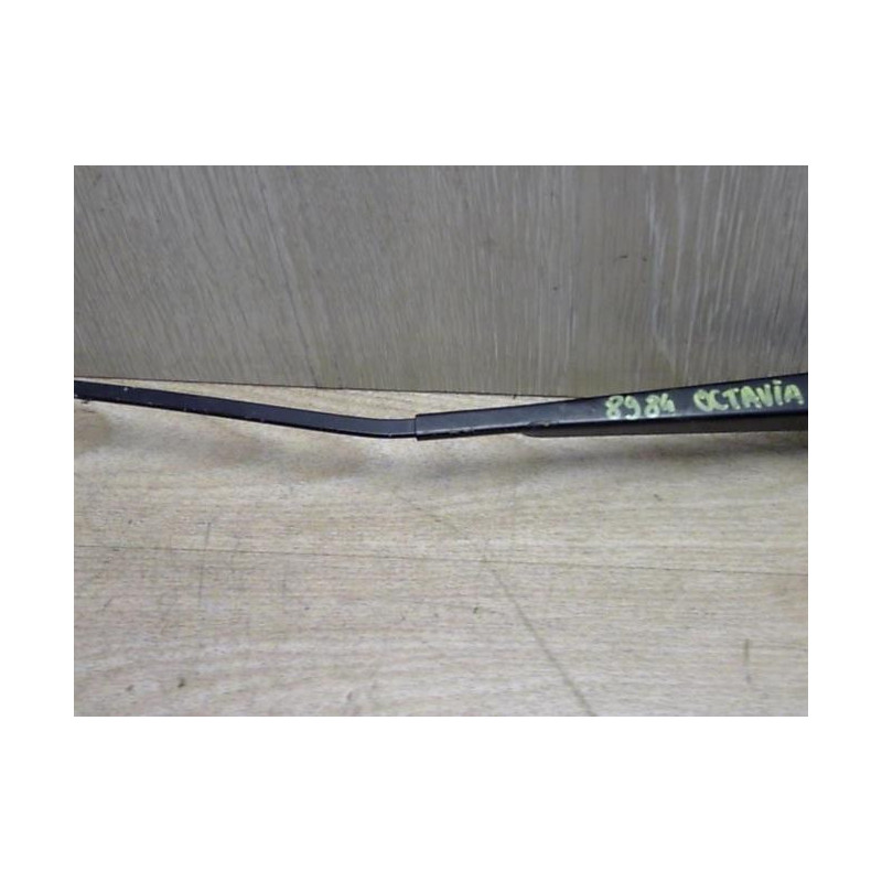 Bras essuie glace avant droit SKODA OCTAVIA 1 PHASE 2 d’occasion