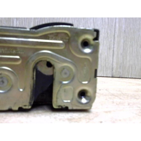 Serrure avant droit RENAULT CLIO 2 PHASE 2 d’occasion
