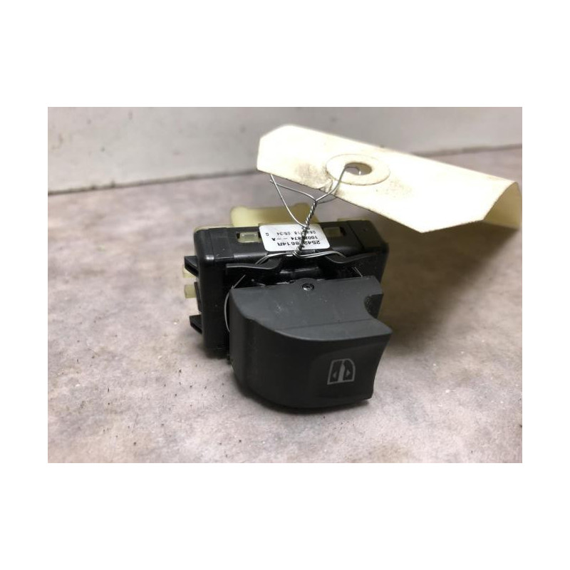 Interrupteur de leve vitre arriere droit RENAULT CLIO 4 PHASE 2 d’occasion