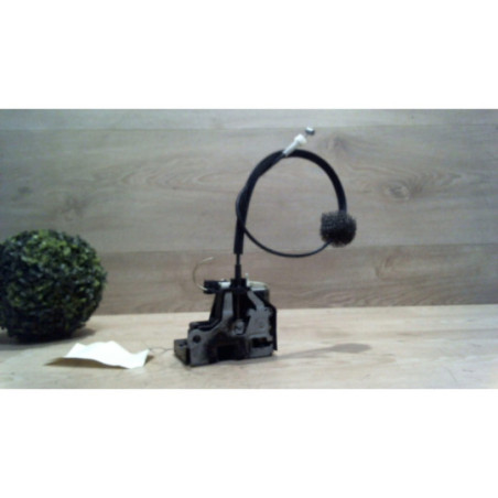Serrure avant droit RENAULT CLIO 2 PHASE 2 d’occasion