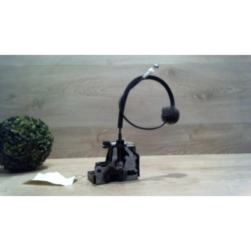 Serrure avant droit RENAULT CLIO 2 PHASE 2 d’occasion