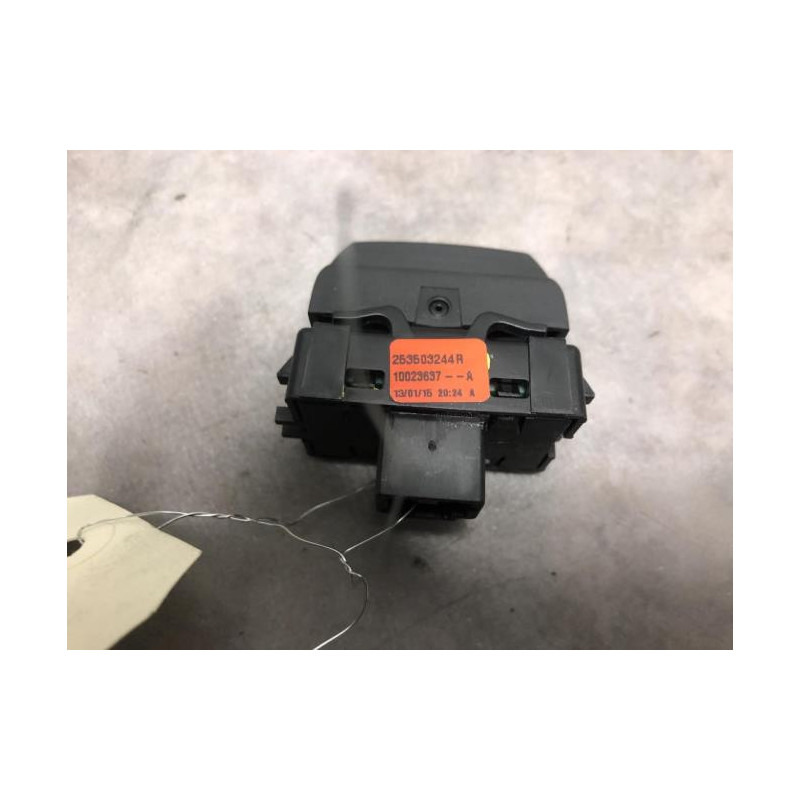 Commande degivrage lunette arriere DACIA DOKKER PHASE 1 d’occasion