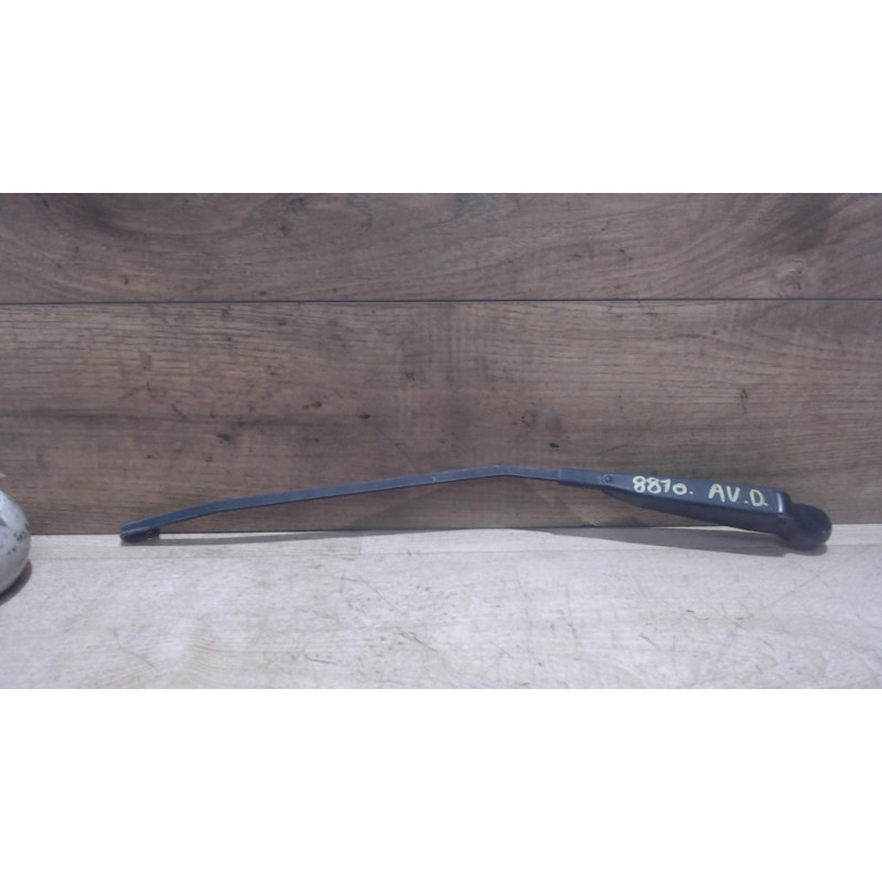 Bras essuie glace avant droit RENAULT KANGOO 1 PHASE 2 d’occasion