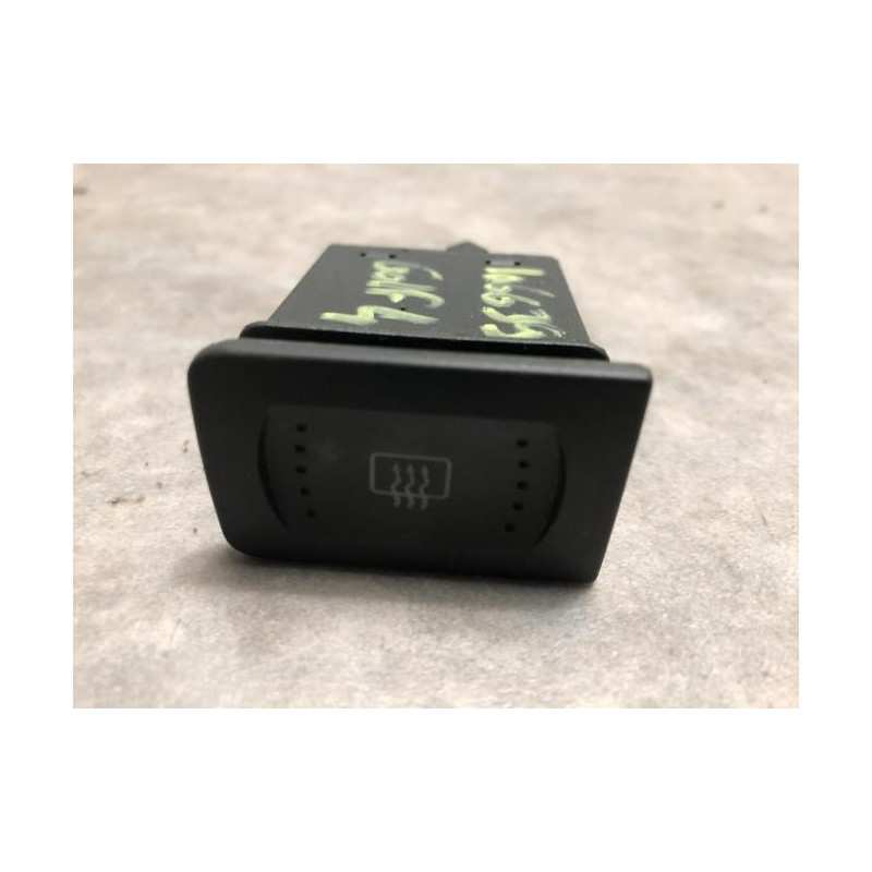 Commande degivrage lunette arriere VOLKSWAGEN GOLF 4 d’occasion