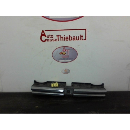 Calandre PEUGEOT 605 PHASE 1 d’occasion