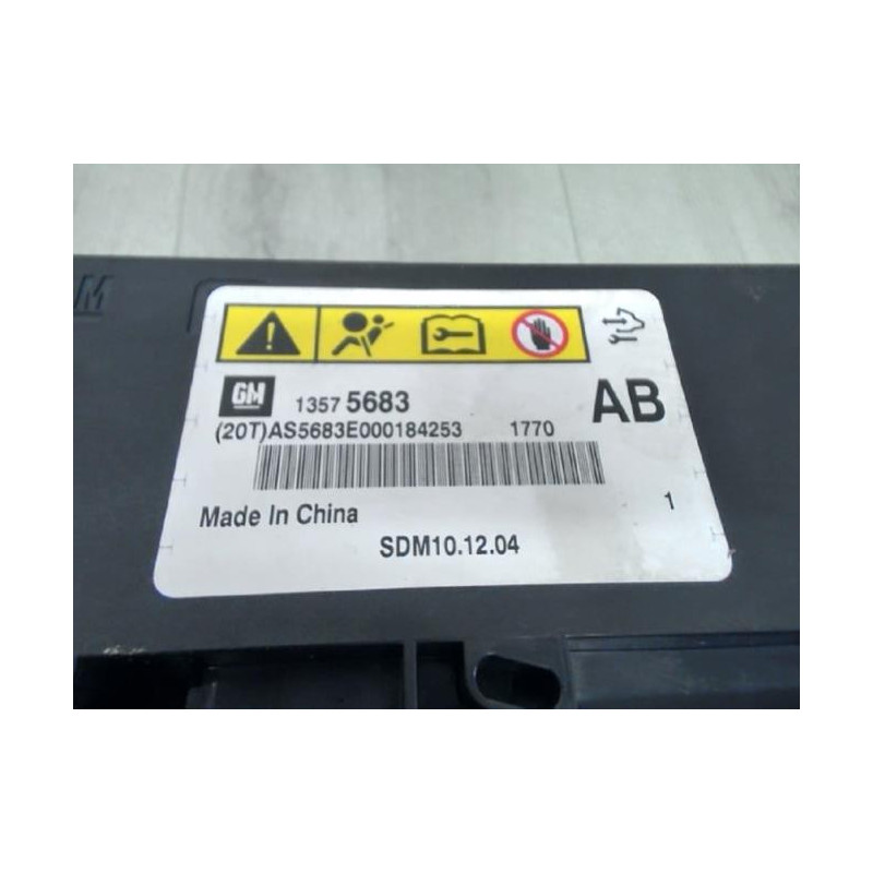 Boitier air bag OPEL ASTRA J PHASE 1 d’occasion