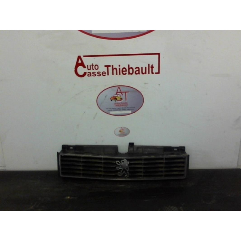 Calandre PEUGEOT 305 phase 2 d’occasion