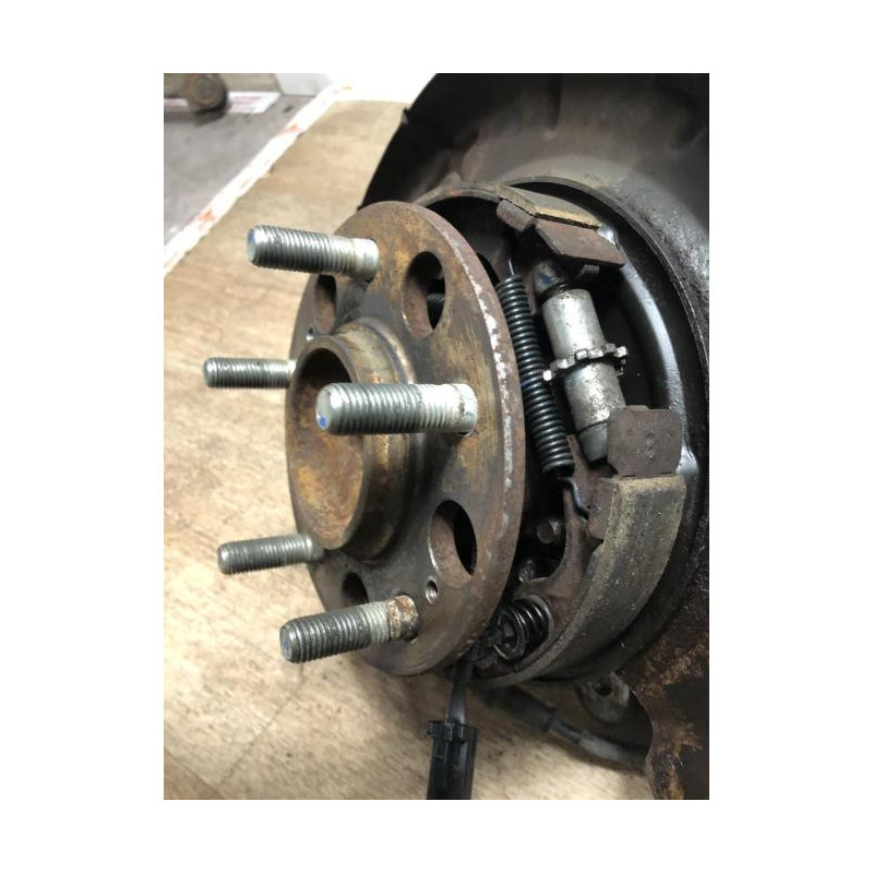 Fusee arriere droit KIA CEE-D 1 SPORT WAGON PHASE 1 BREAK d’occasion