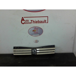 Calandre PEUGEOT 205 PHASE 1 d’occasion