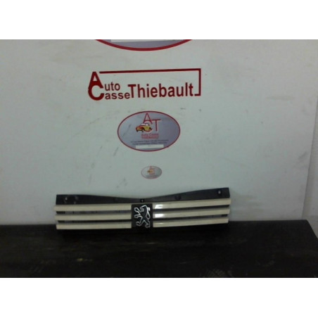 Calandre PEUGEOT 205 PHASE 1 d’occasion