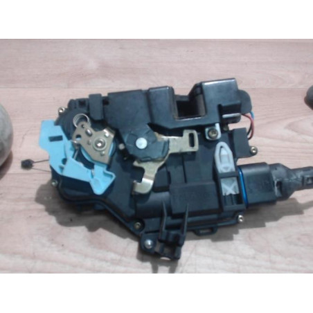 Serrure avant droit VOLKSWAGEN CADDY 3 PHASE 1 d’occasion