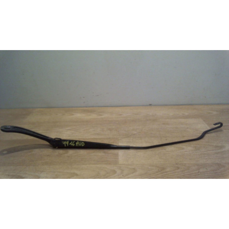 Bras essuie glace avant droit RENAULT MEGANE 2 PHASE 1 d’occasion
