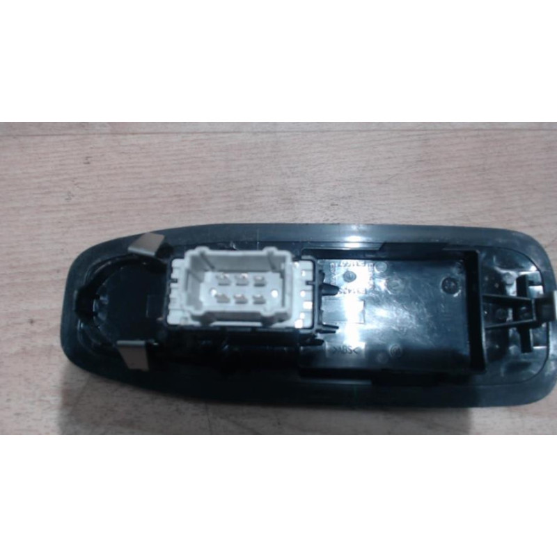 Interrupteur de leve vitre avant droit PEUGEOT 208 1 PHASE 2 d’occasion