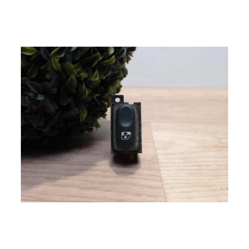 Interrupteur de leve vitre avant droit PEUGEOT 207 PHASE 2 d’occasion