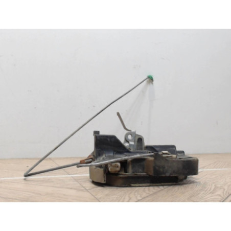 Serrure avant droit TOYOTA HILUX SIMPLE CABINE 1998 d’occasion