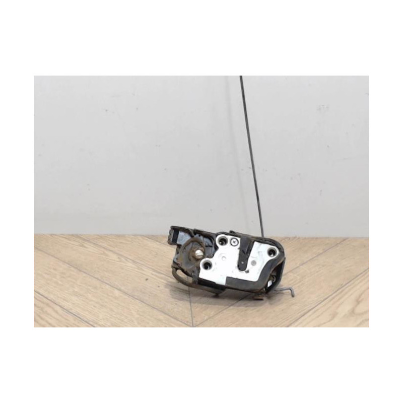Serrure avant droit TOYOTA HILUX SIMPLE CABINE 1998 d’occasion