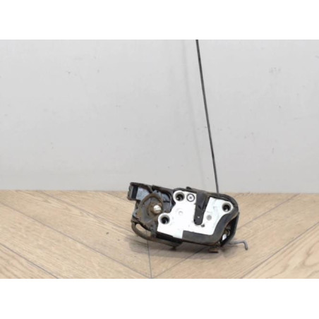 Serrure avant droit TOYOTA HILUX SIMPLE CABINE 1998 d’occasion