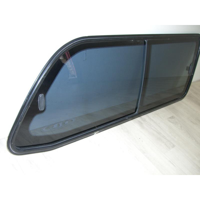 Vitre arriere droit TOYOTA HILUX VI SIMPLE CABINE d’occasion