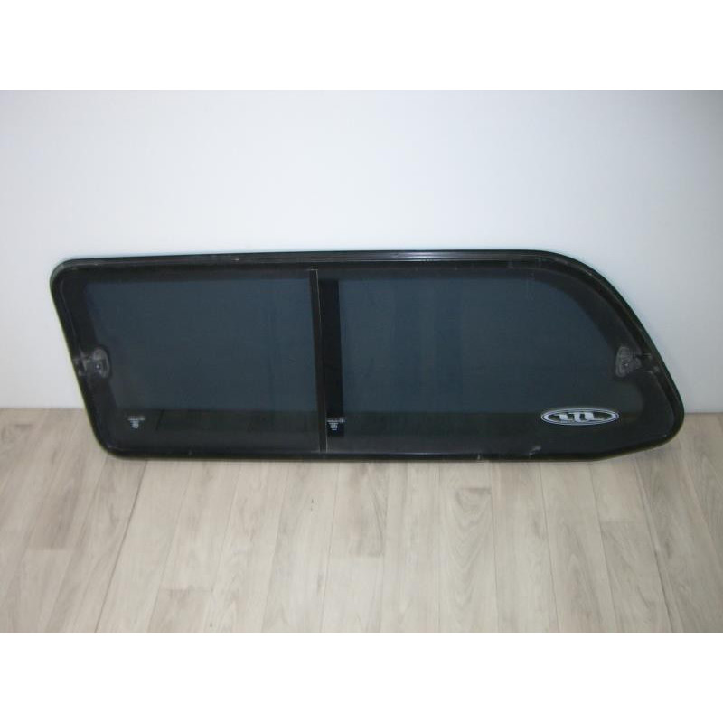 Vitre arriere droit TOYOTA HILUX VI SIMPLE CABINE d’occasion