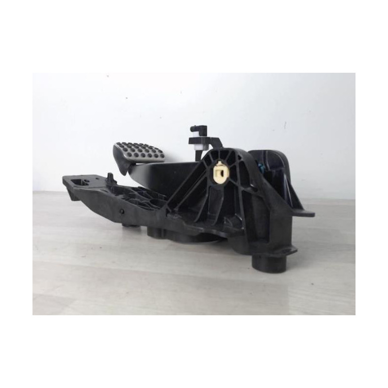 Pedalier de frein MERCEDES CLASSE A 177 d’occasion