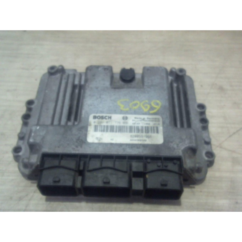 Calculateur moteur RENAULT SCENIC 2 PHASE 1 d’occasion
