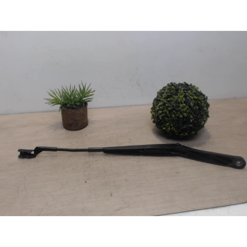 Bras essuie glace avant gauche VOLKSWAGEN POLO 5 PHASE 2 d’occasion