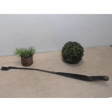 Bras essuie glace avant droit VOLKSWAGEN POLO 5 PHASE 2 d’occasion