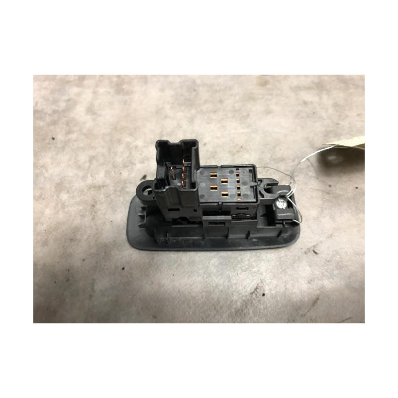 Interrupteur de leve vitre arriere droit NISSAN QASHQAI 1 PHASE 2 d’occasion