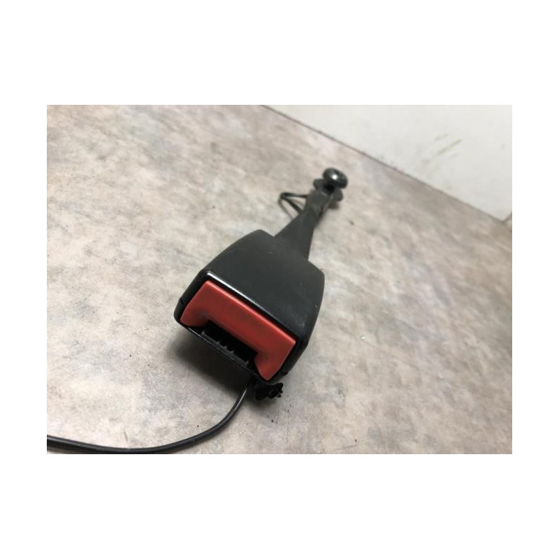 Attache ceinture avant gauche FORD FIESTA 6 PHASE 1 d’occasion