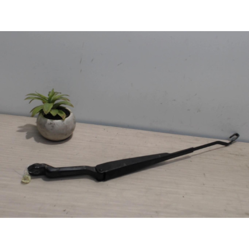 Bras essuie glace avant droit RENAULT MEGANE 1 PHASE 2 d’occasion