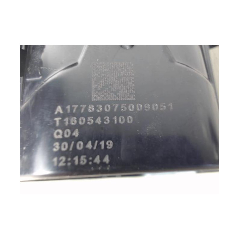 Aerateur tableau de bord avant droit MERCEDES CLASSE A 177 d’occasion