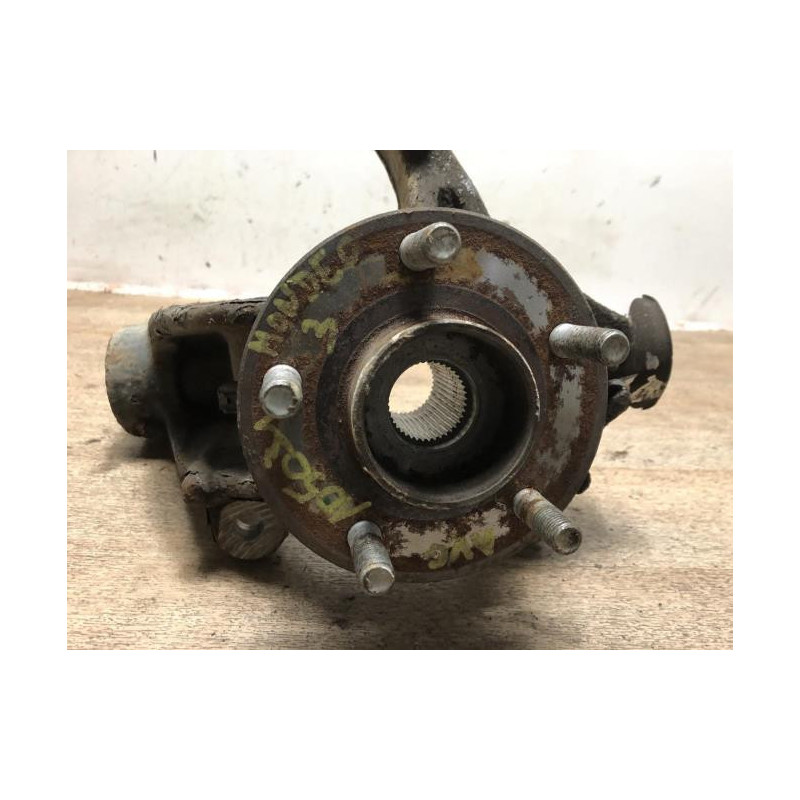 Fusee avant gauche FORD MONDEO 3 PHASE 1 d’occasion
