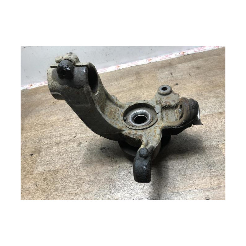 Fusee avant gauche FORD MONDEO 3 PHASE 1 d’occasion