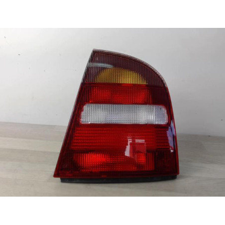 Feu arriere principal droit (feux) SKODA OCTAVIA 1 PHASE 1 d’occasion