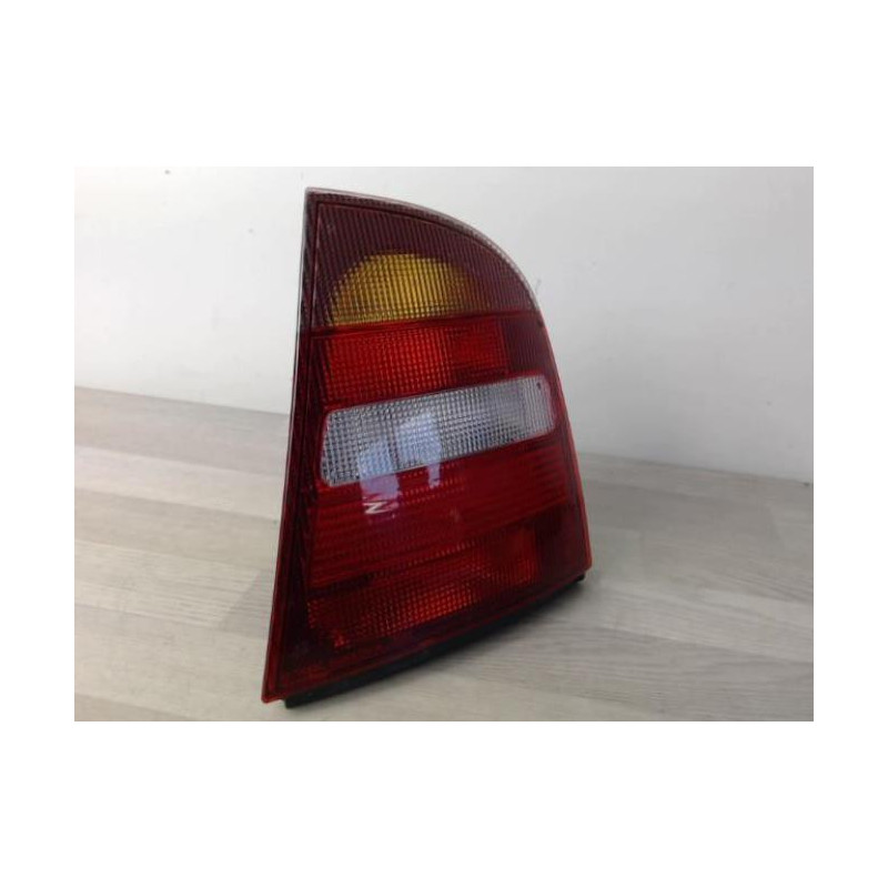 Feu arriere principal droit (feux) SKODA OCTAVIA 1 PHASE 1 d’occasion
