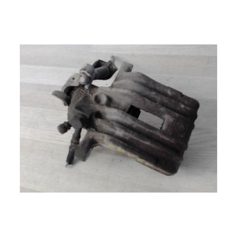 Etrier avant gauche (freinage) VOLKSWAGEN GOLF 4 d’occasion
