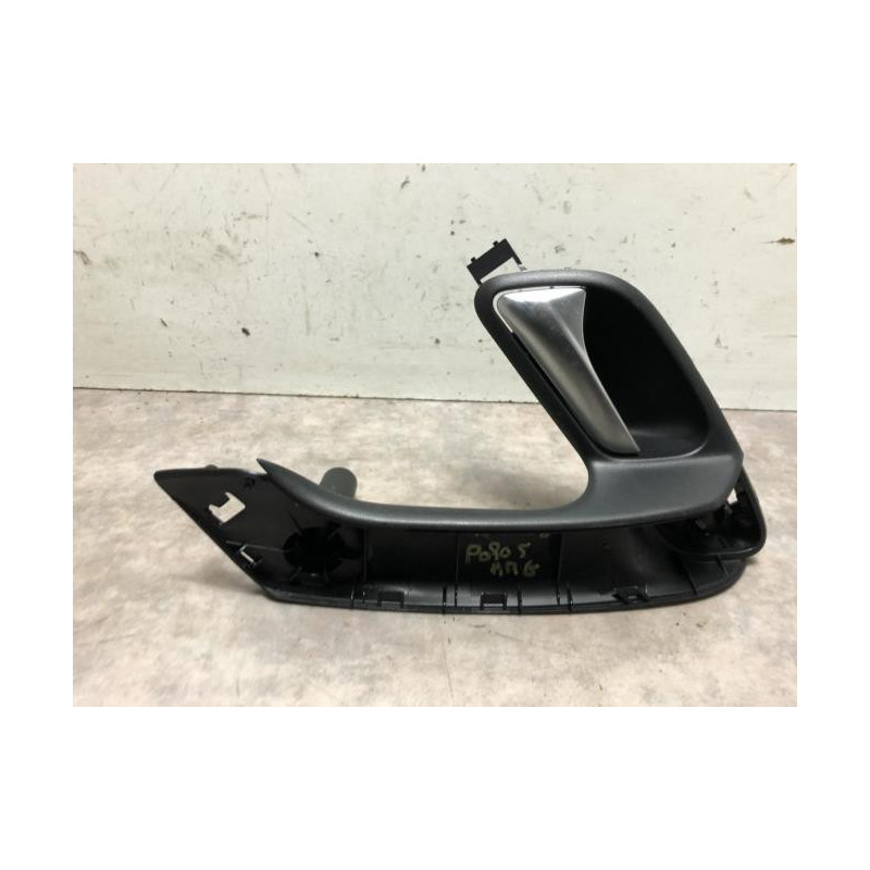 Poignee interieur arriere gauche VOLKSWAGEN POLO 5 PHASE 2 d’occasion