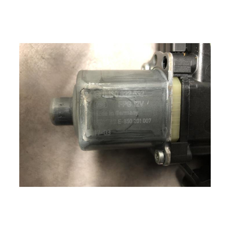 Moteur leve vitre arriere gauche VOLKSWAGEN POLO 5 PHASE 2 d’occasion