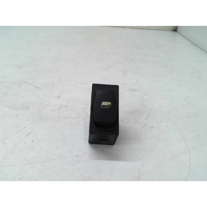 Interrupteur de leve vitre arriere droit PEUGEOT 407 PHASE 1 d’occasion