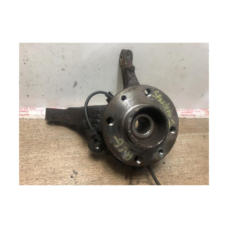 Fusee avant gauche DACIA  d’occasion