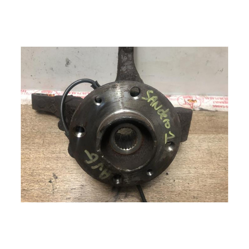 Fusee avant gauche DACIA  d’occasion