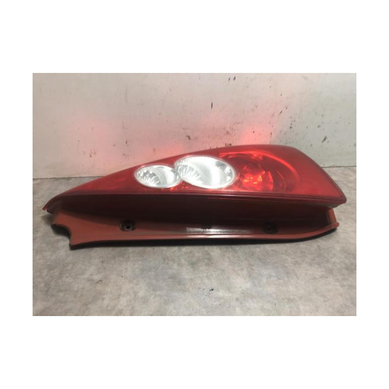 Feu arriere principal droit (feux) MAZDA 5 1 PHASE 1 d’occasion