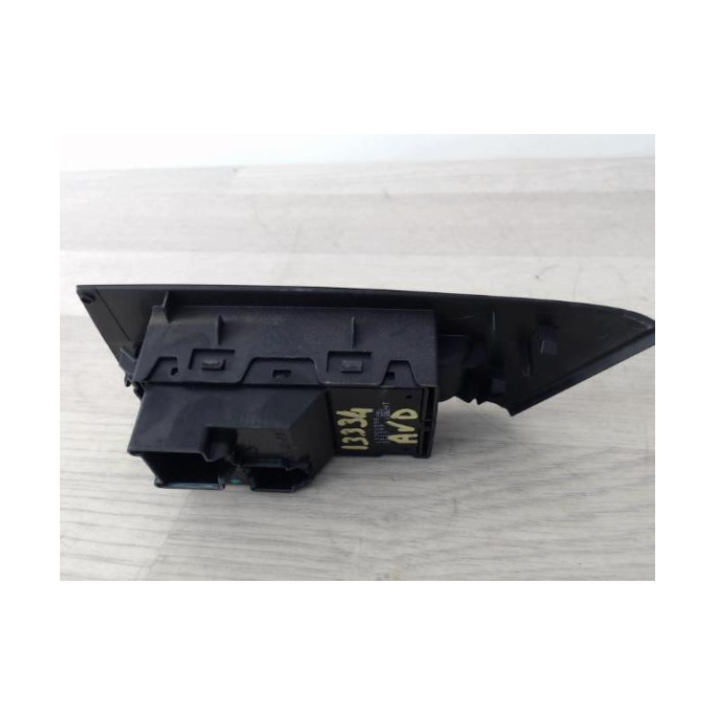 Interrupteur de leve vitre avant droit OPEL ASTRA J PHASE 1 d’occasion