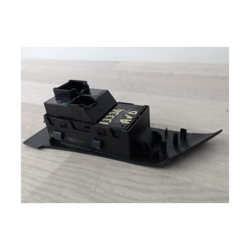 Interrupteur de leve vitre avant droit OPEL ASTRA J PHASE 1 d’occasion
