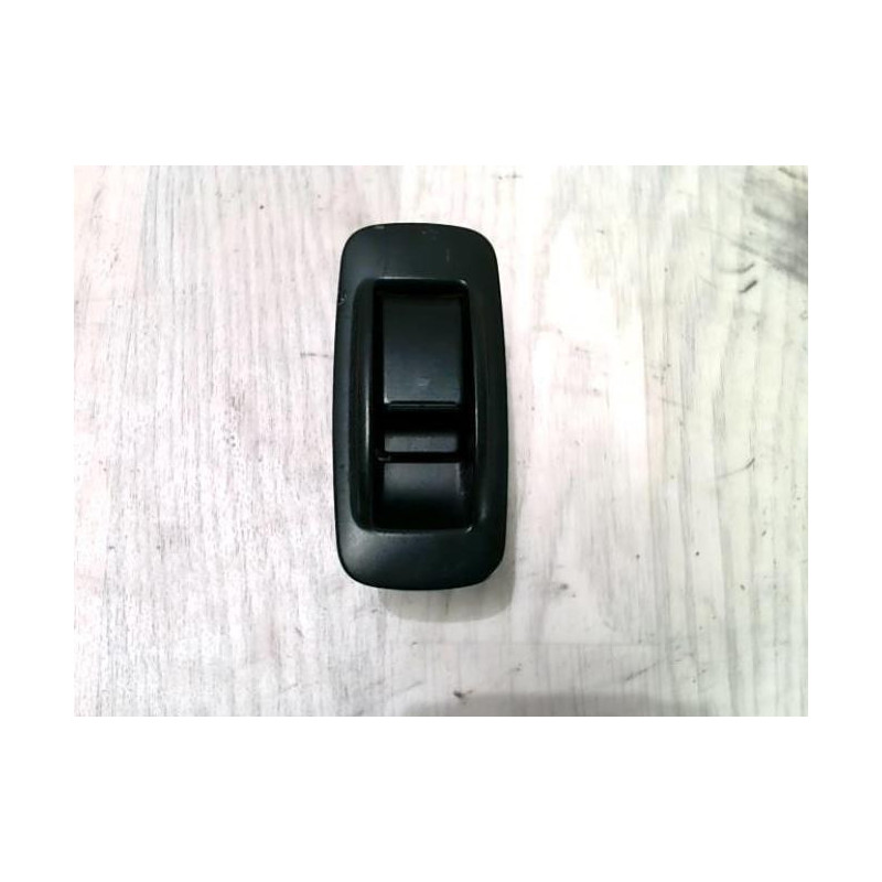 Interrupteur de leve vitre arriere droit TOYOTA COROLLA VERSO 2 PHASE 1 d’occasion
