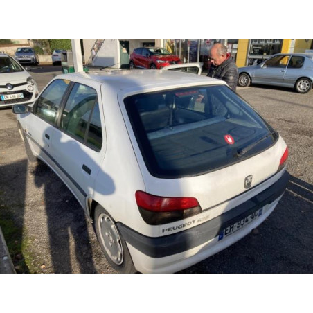 Poignee interieur avant gauche PEUGEOT 306 PHASE 2 d’occasion