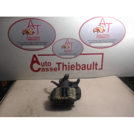 Fusee arriere gauche RENAULT SAFRANE PH2 BERLINE 2.2 DT d’occasion