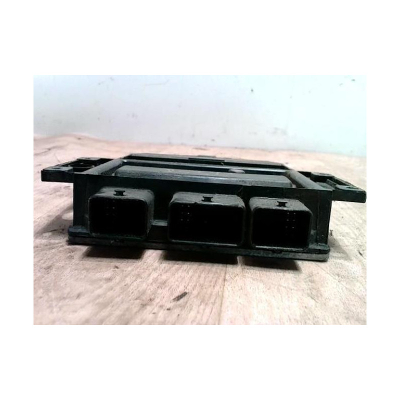 Calculateur moteur RENAULT CLIO 3 PHASE 1 d’occasion