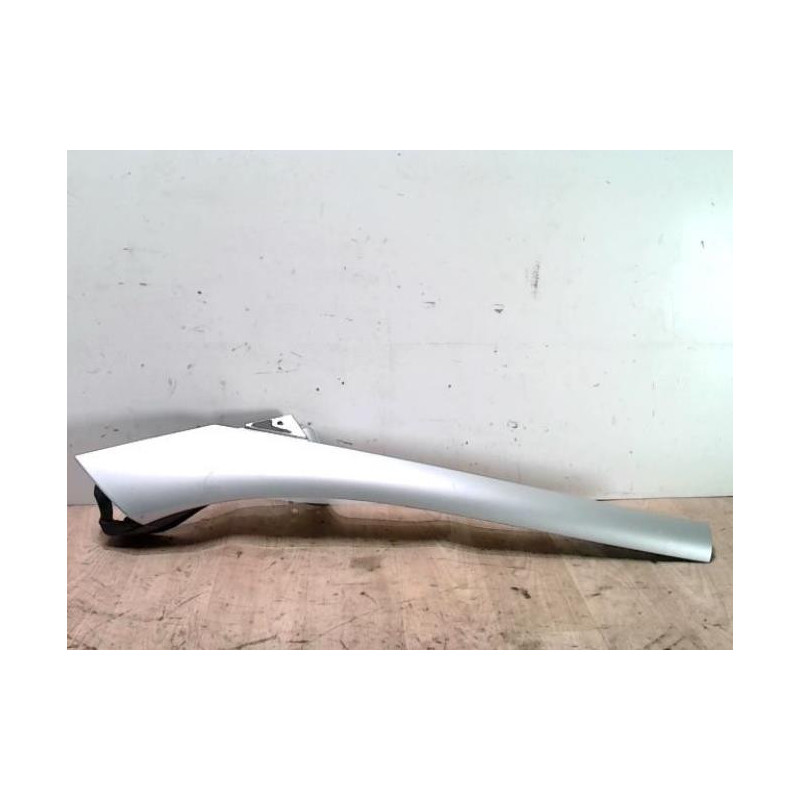 Baguette de porte avant droite RENAULT GRAND SCENIC 3 PHASE 3 d’occasion