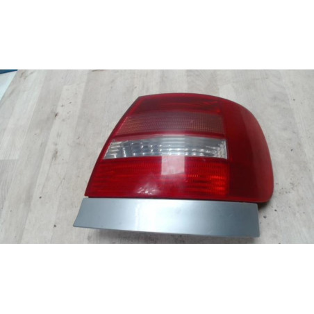 Feu arriere principal droit (feux) AUDI A4 1 PHASE 1 d’occasion